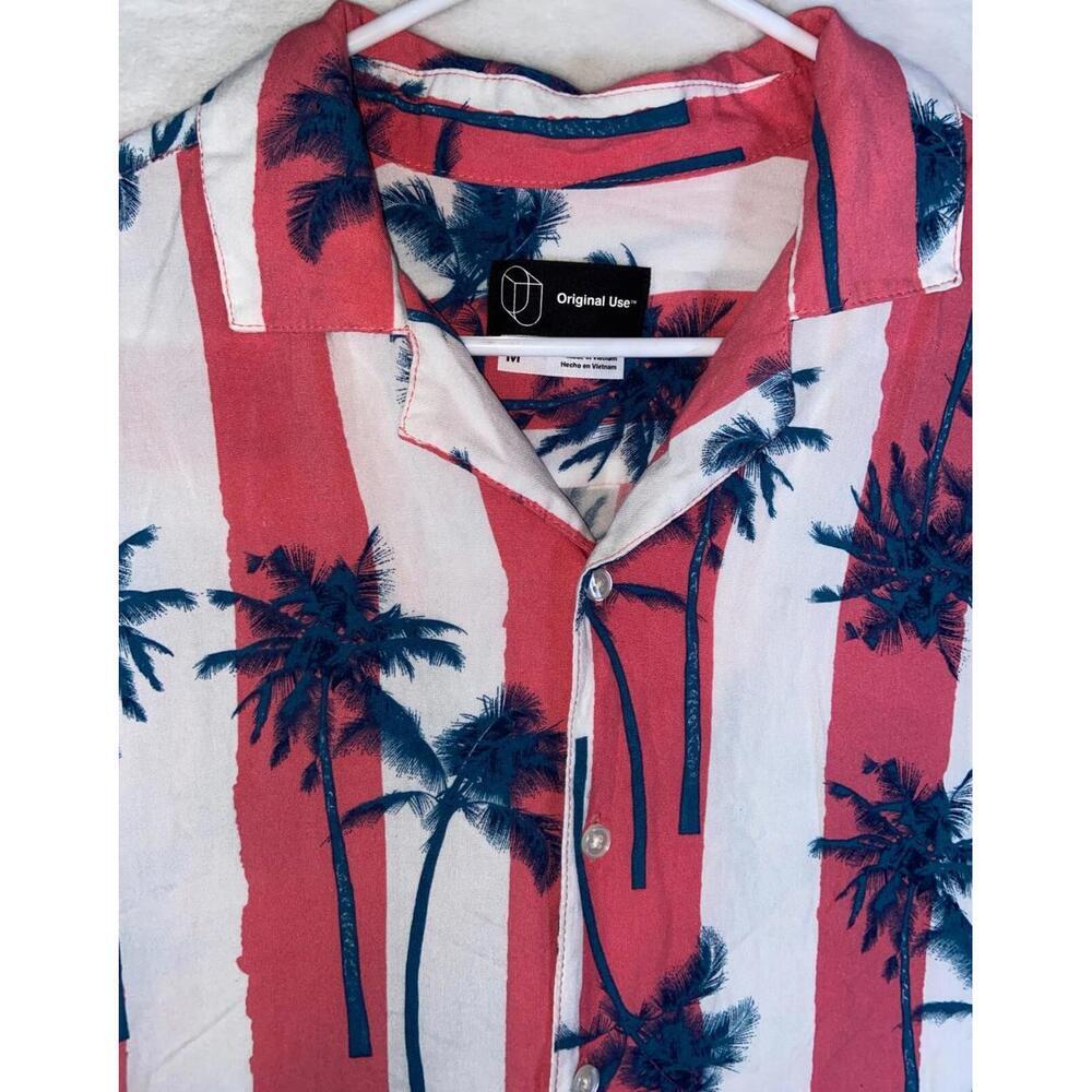 Original Use Men's Sz Medium Vibrant Hawaiian Short Sleeve Collared Button Shirt